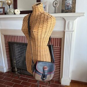 Vintage Dooney & Bourke Teton all weather crossbody bag